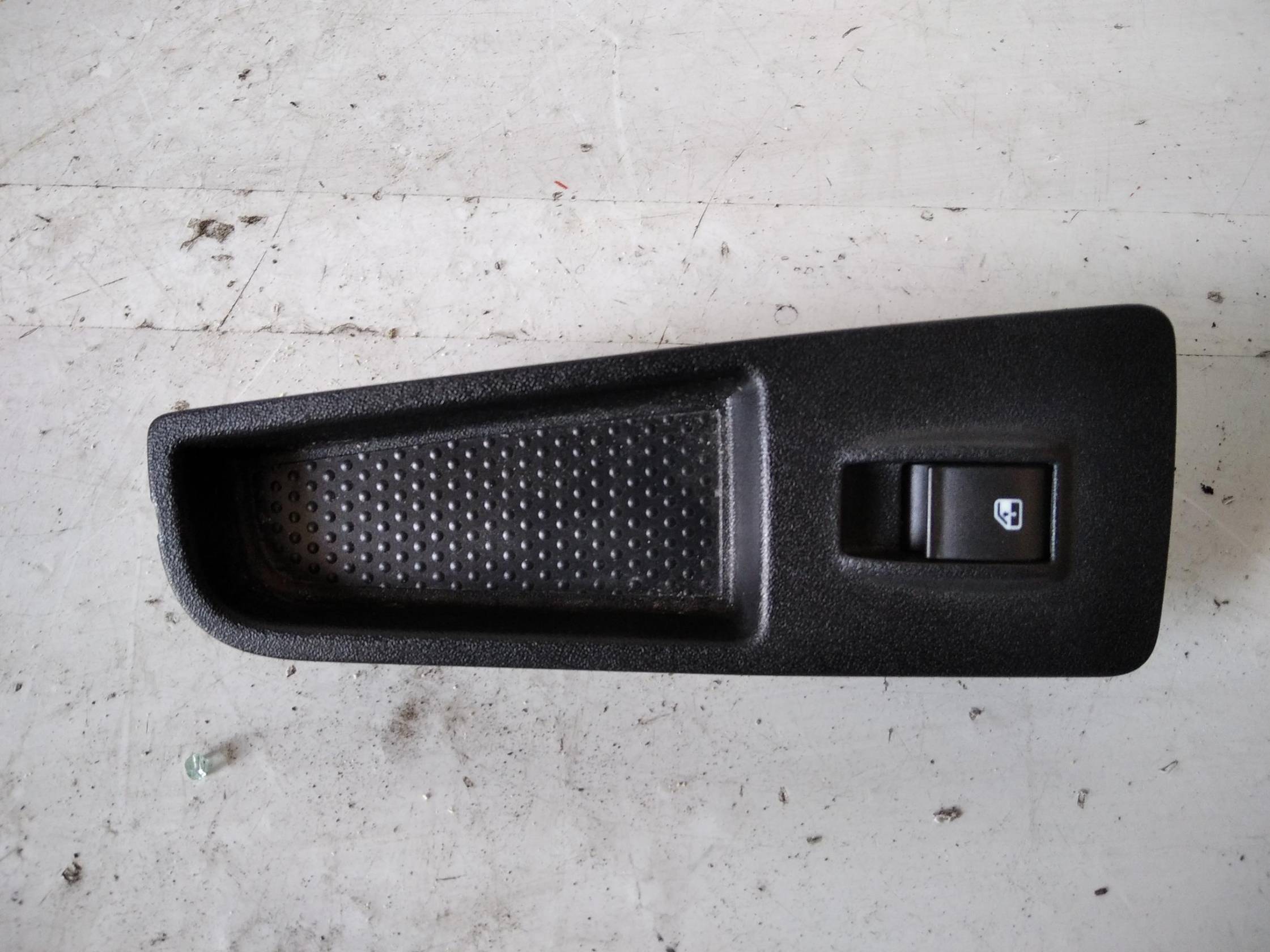 Interruttore alzacristalli porta ant.